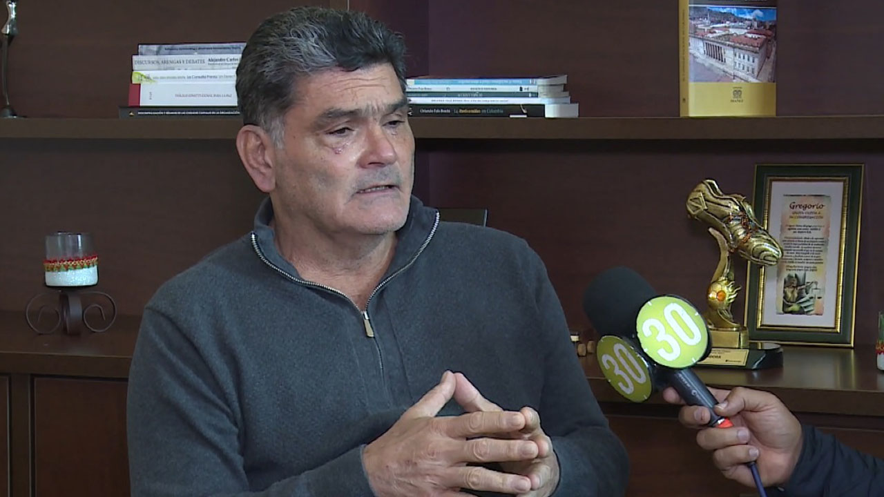 Ministro que en plenaria necesite más de dos asesores debería retirarse: Gregorio Eljach