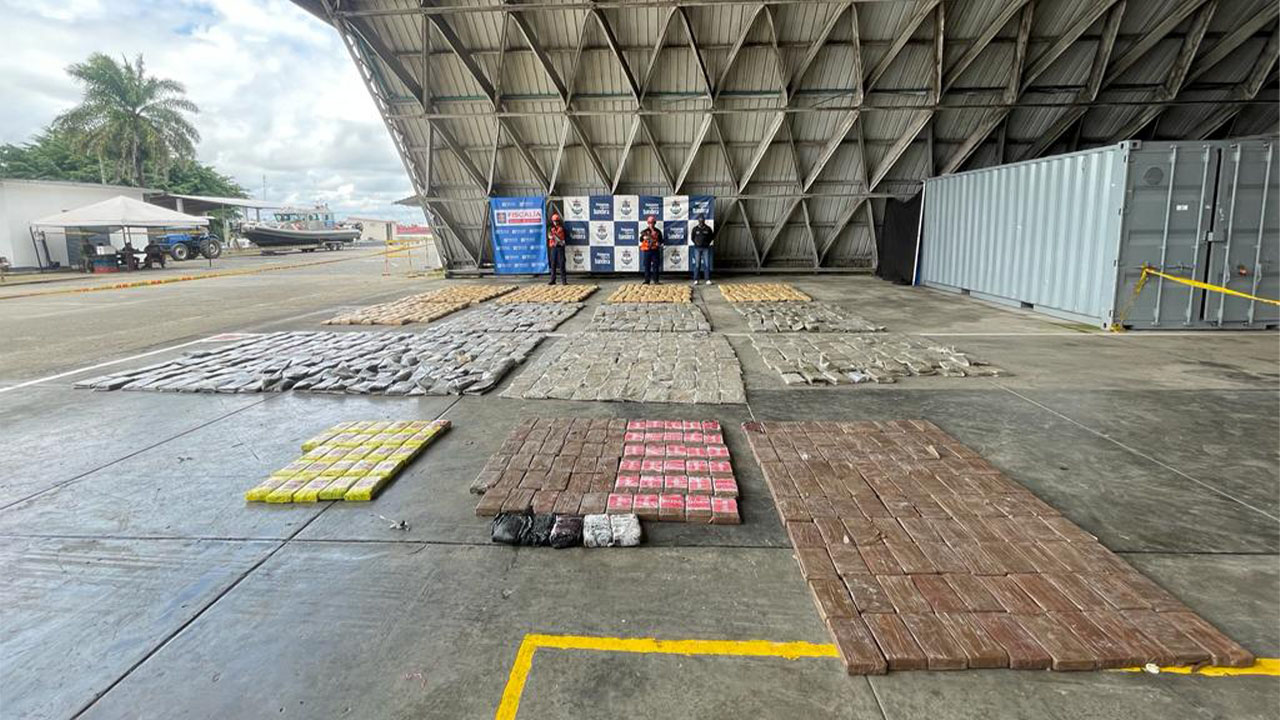 Incautadas 4.4 toneladas de droga en pacífico colombiano