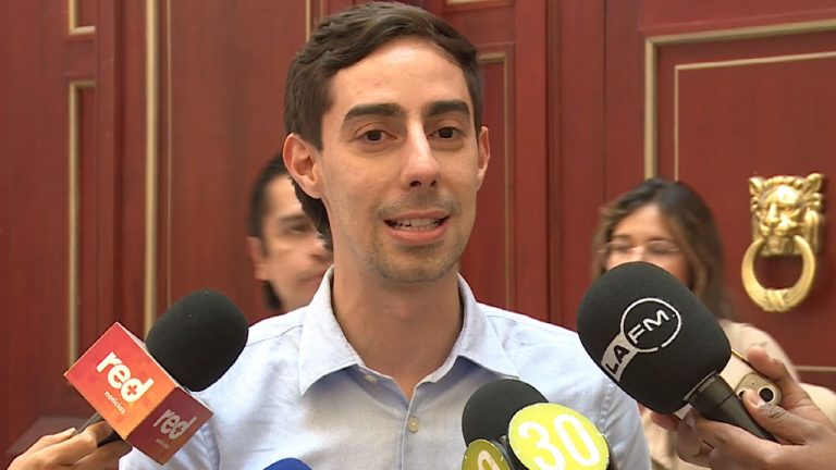 Juan Carlos Upegui denuncia que están comprando votos