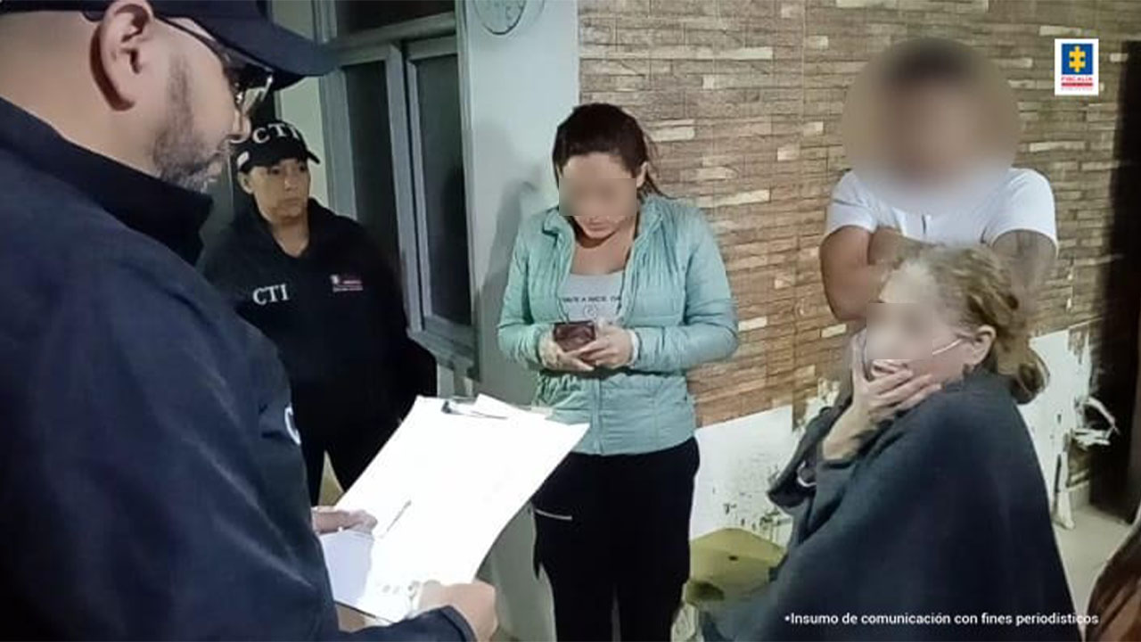 Madre e hija a prisión, como presuntas responsables de una millonaria estafa a contribuyentes en Bogotá