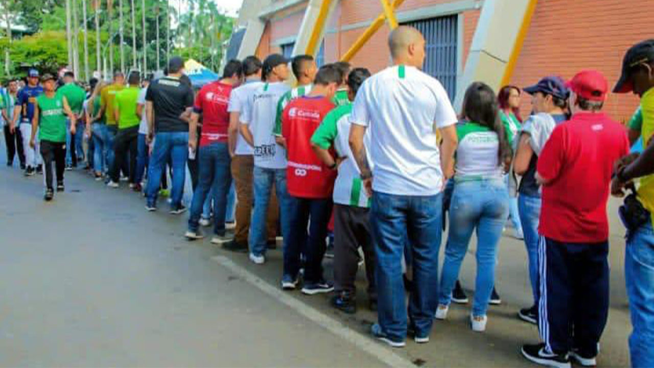 “La cultura del fútbol y los clásicos en paz regresarán a Medellín”: Fico Gutiérrez