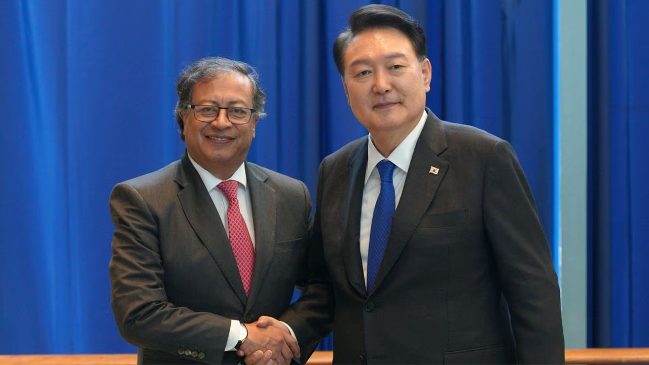 ¡Muy impuntual! Petro llegó tarde a reunión con el presidente de Corea y este no lo esperó 2 Petro llegó tarde a reunión con el presidente de Corea y este le canceló
