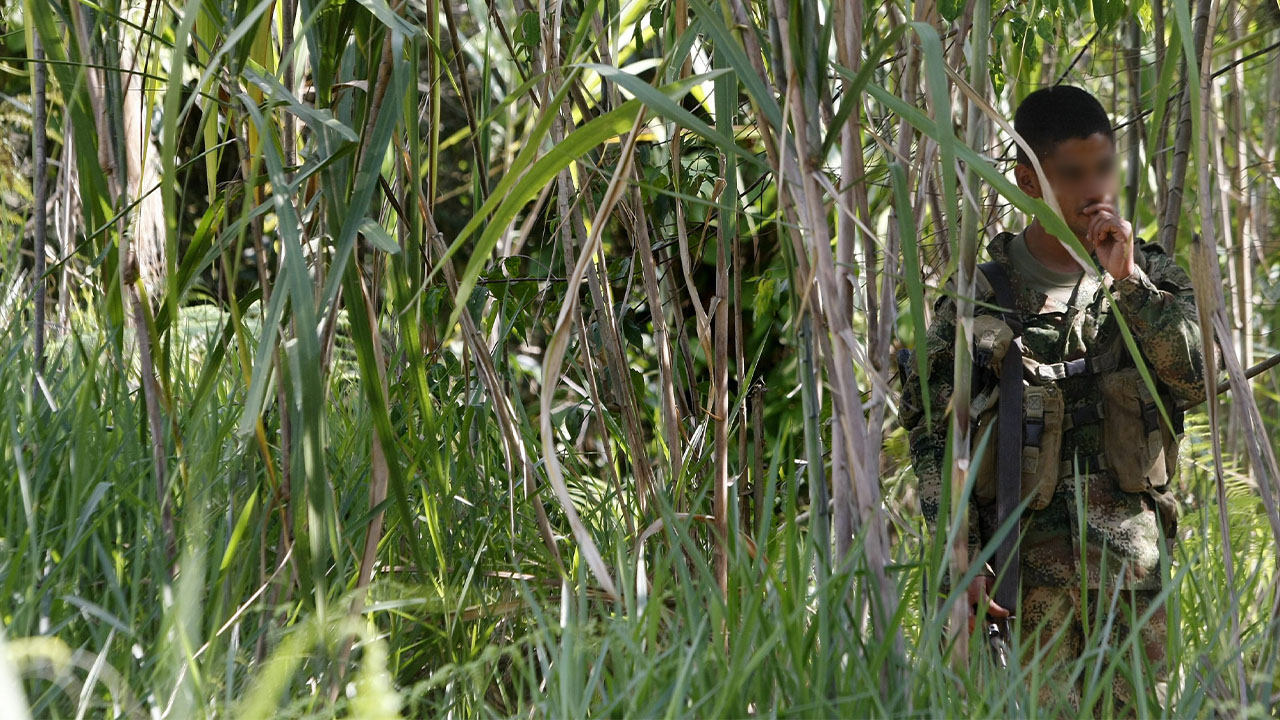 Sano y salvo encontraron al militar desaparecido tras combates en Argelia, Cauca