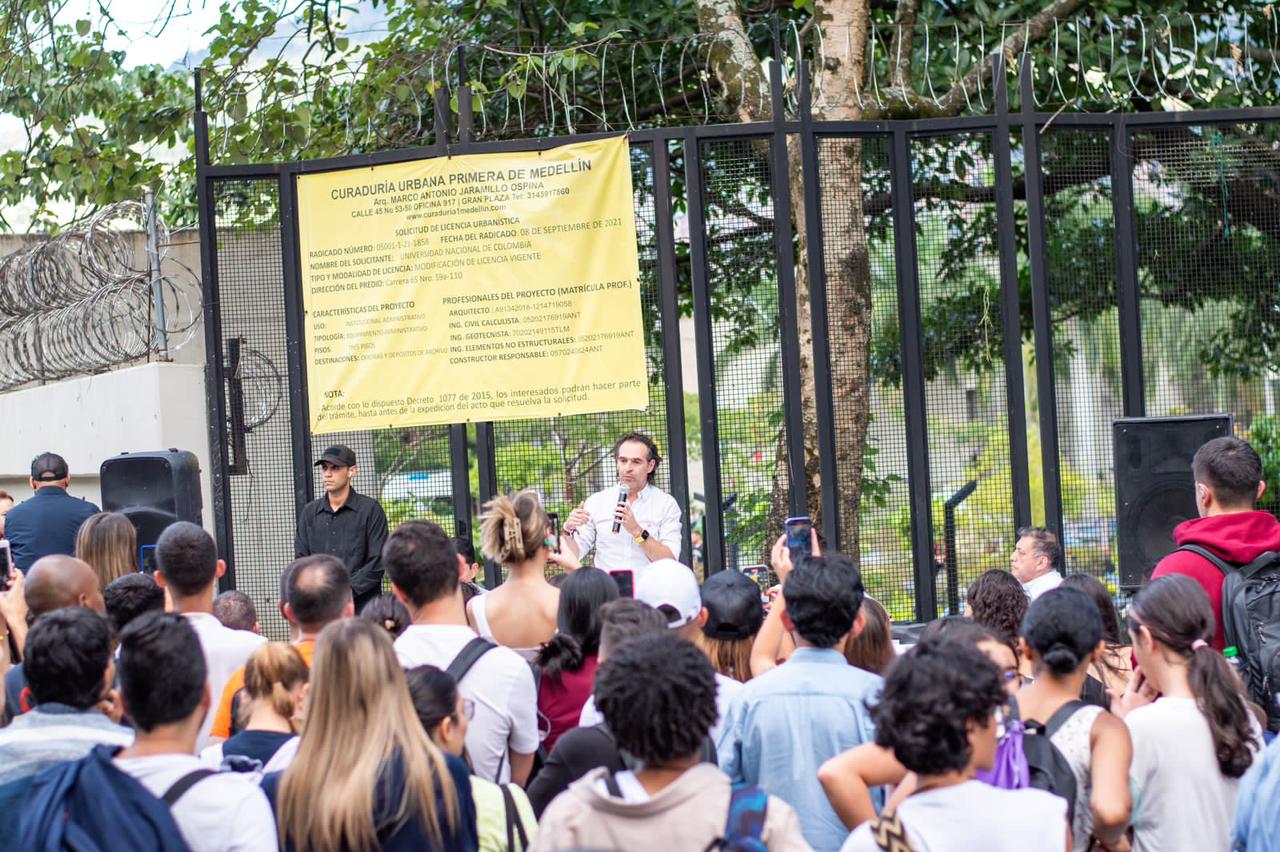 “Todo policía y todo militar no es asesino”: Fico Gutiérrez defendió a uniformados en debate con estudiantes de la Universidad Nacional