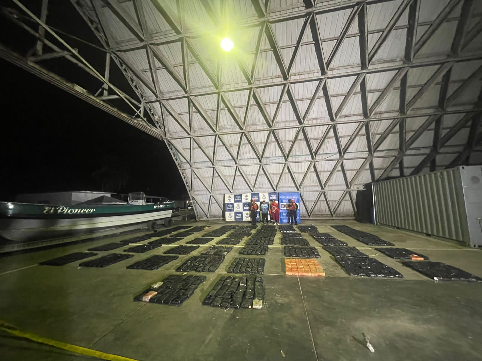 Incautadas 4.4 toneladas de droga en pacífico colombiano