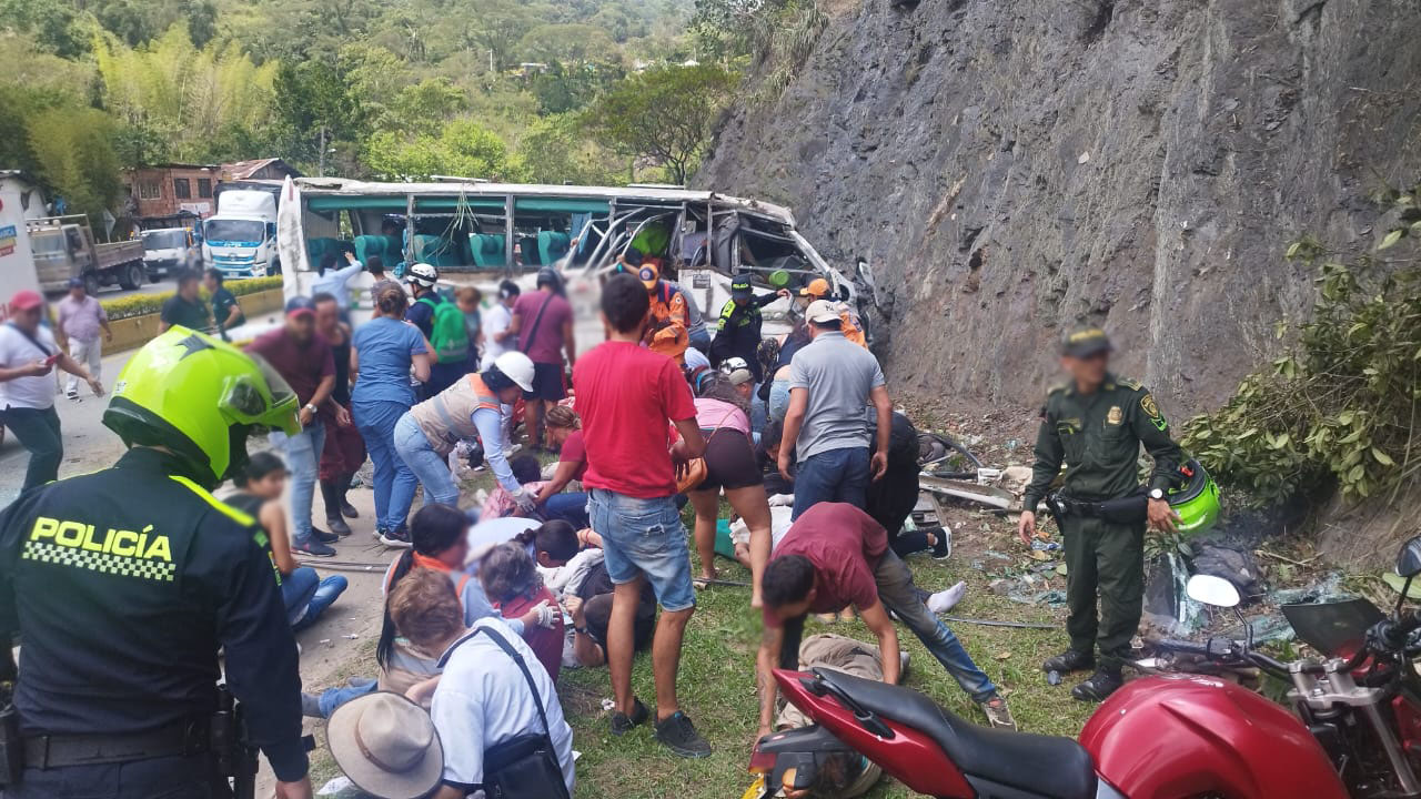 Al menos dos muertos dejó accidente en la vía que de Bogotá conduce a la Vega, Cundinamarca