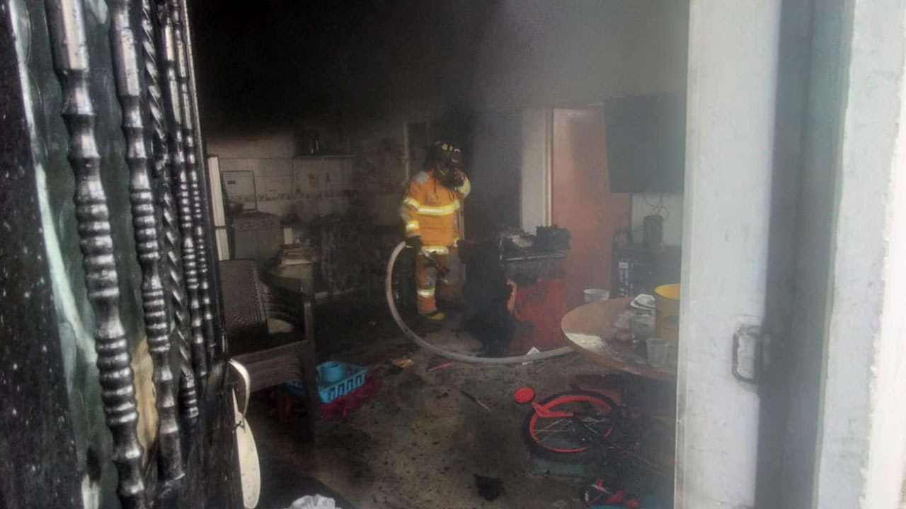 FOTOS. Incendio en una casa de Girardot, Cundinamarca, deja una niña sin vida y dos niños heridos