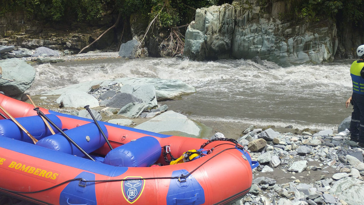 Bomberos continúan la búsqueda de menor de 13 años en río de Guayabetal
