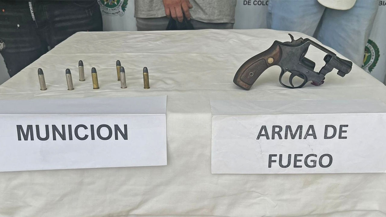 VIDEO Y FOTOS. Cogieron a tres hombre en la Pintada por andar armados