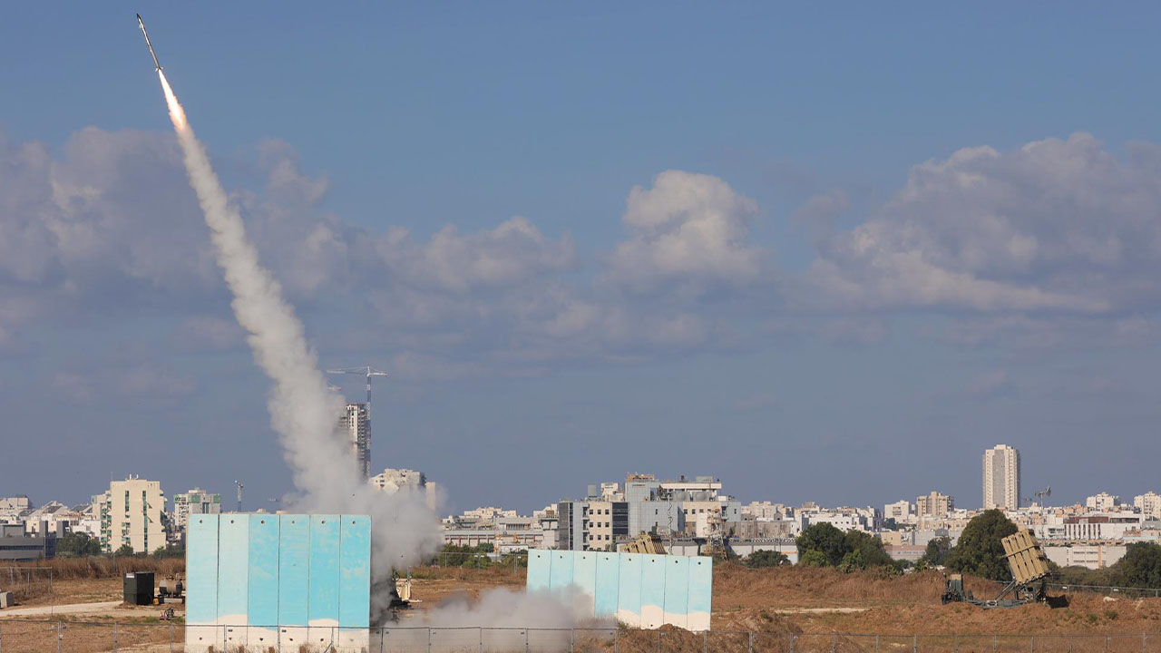 Al menos 40 muertos en Israel, más de 700 heridos en Gaza
