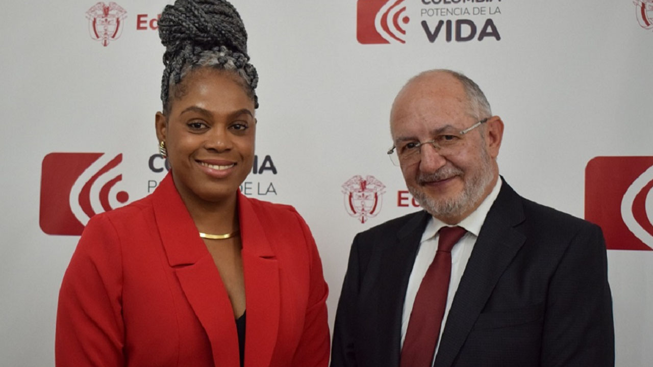 Aurora Vergara Figueroa - Alejandro Álvarez Gallego