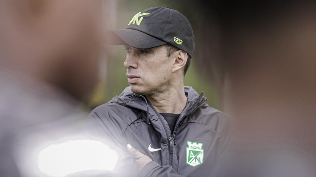 El primer once titular de Jhon Bodmer para el clásico