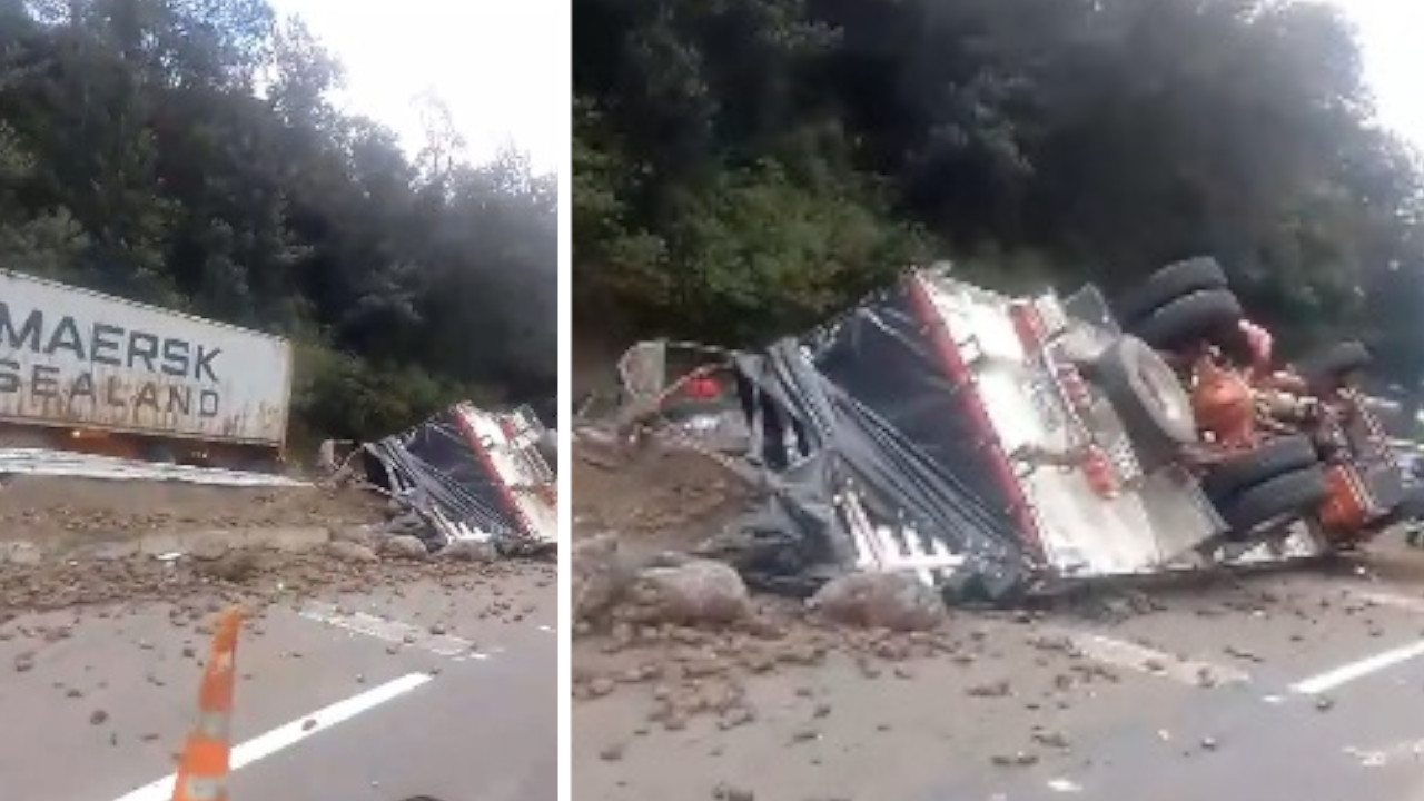 Camión cargado de papa se volcó la vega