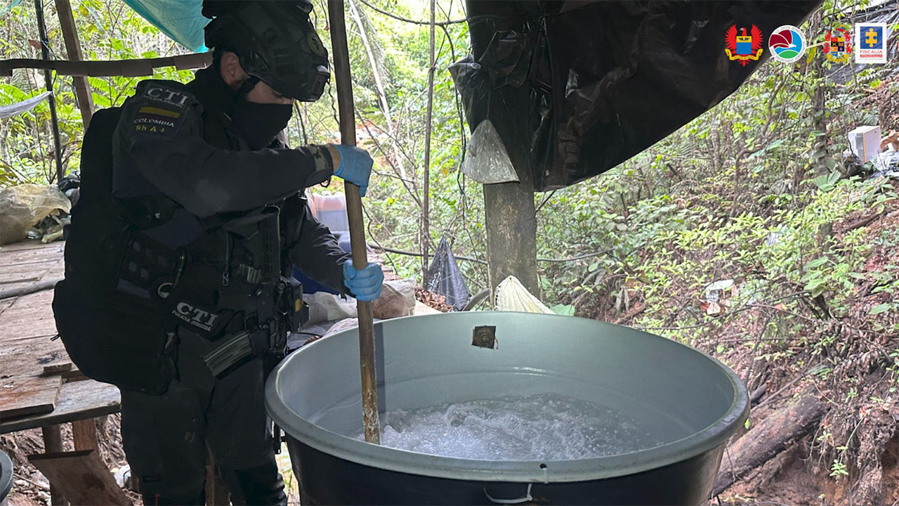 Desmantelan narcolaboratorio con 4.5 toneladas de cocaína listas para enviar al exterior