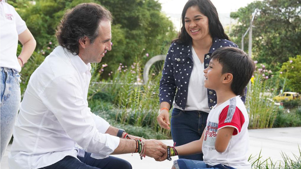 El pequeño Santi conoció a su amigo Fico Gutiérrez