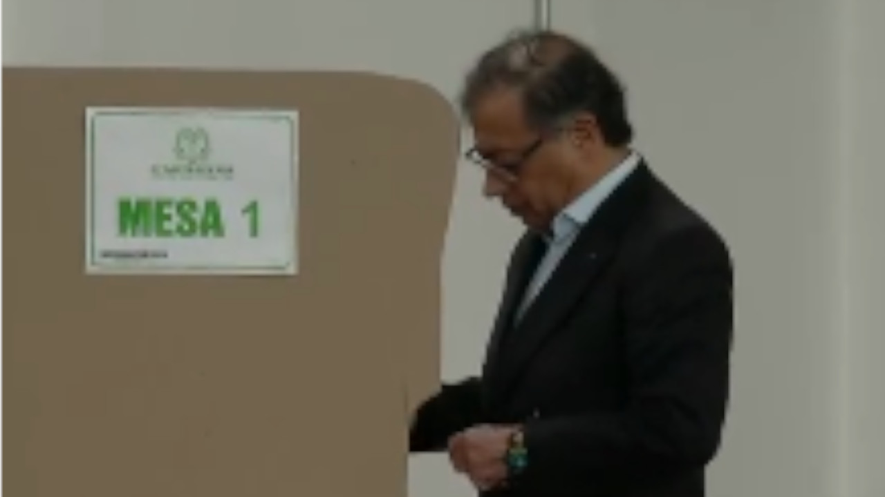 El presidente Gustavo Petro ya ejerció su derecho al voto