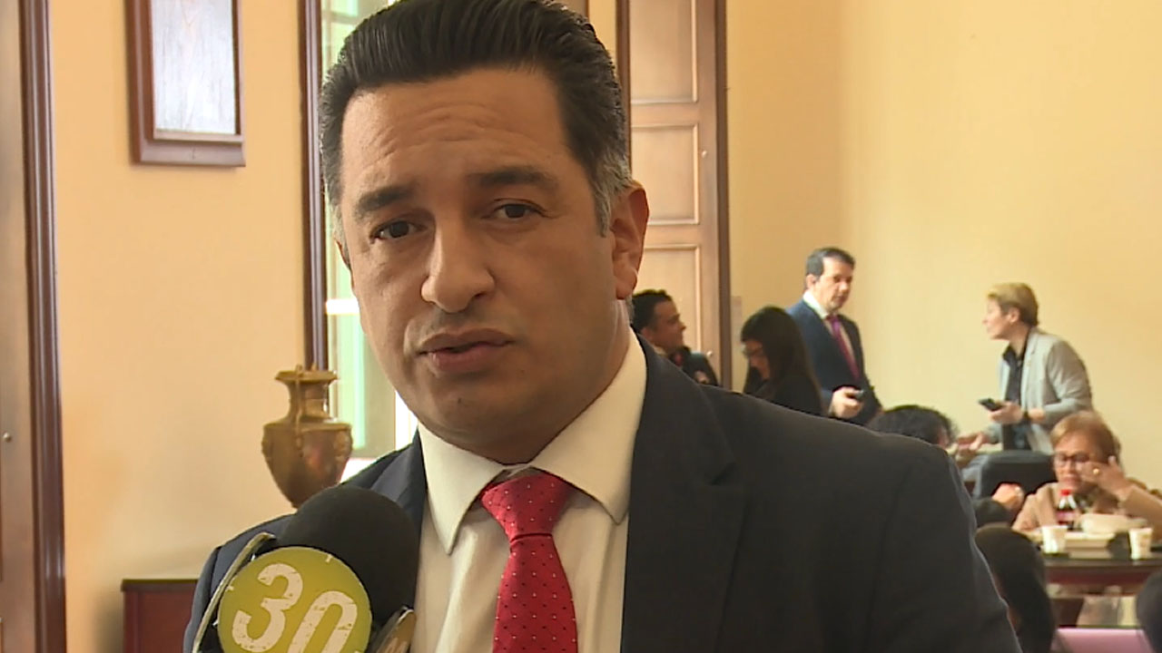 Candidatos estarían inhabilitados por manejar recursos públicos