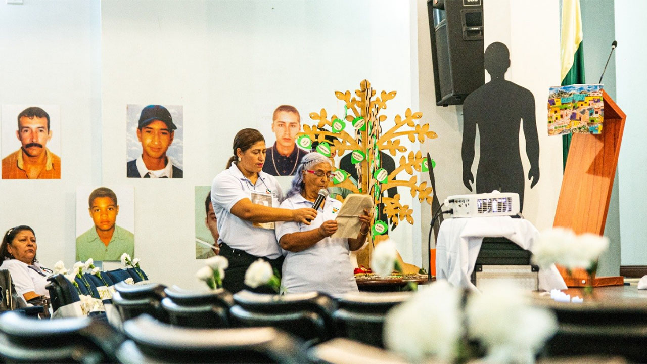 JEP pide perdón en Medellín por los desaparecidos de la Comuna 13 (2)