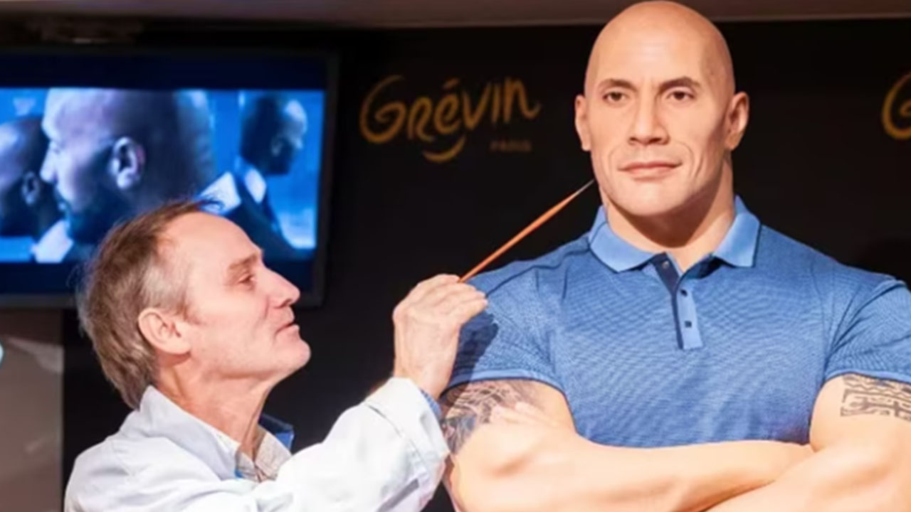 The Rock se va contra museo de cera ´por el color de piel