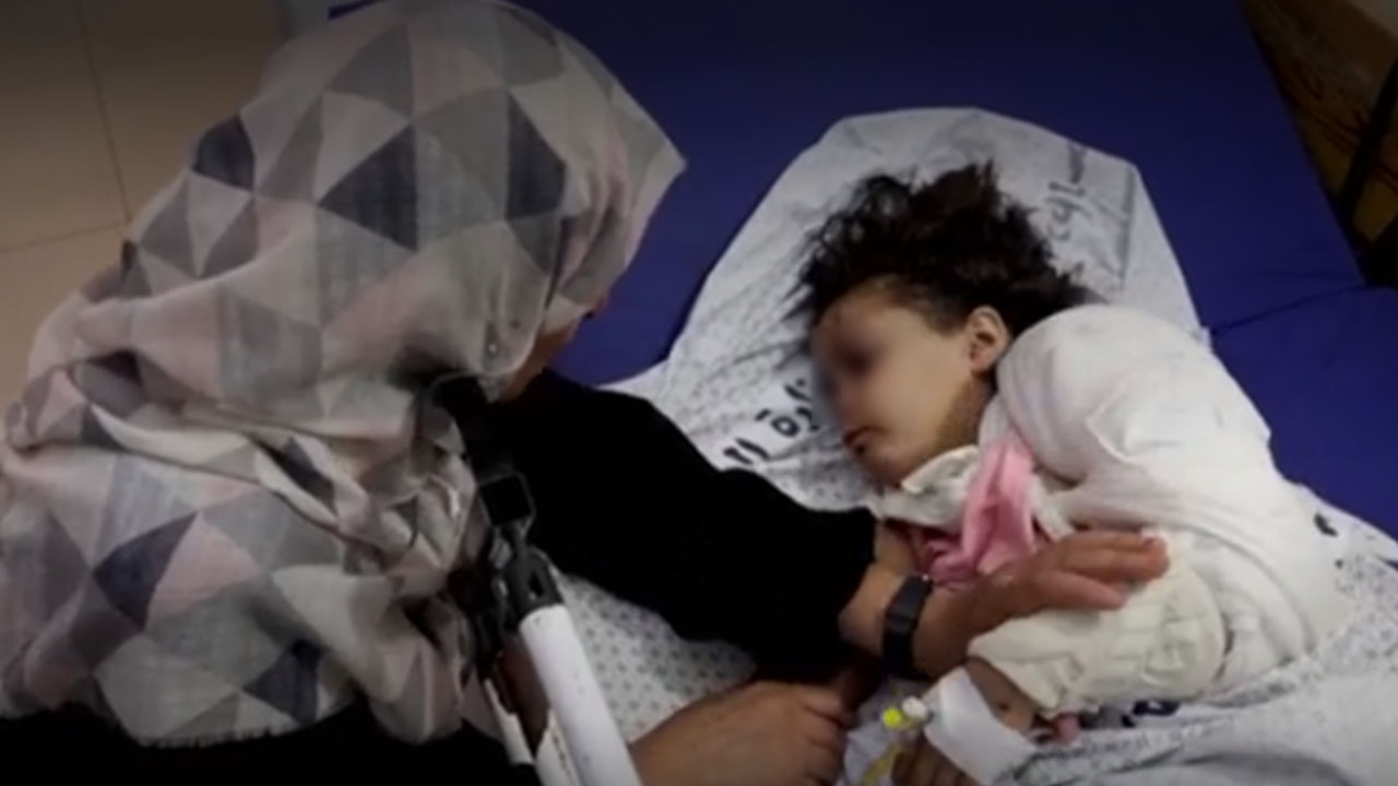 Niña de 4 años sobrevivió a bombardeos en Gaza, Israel