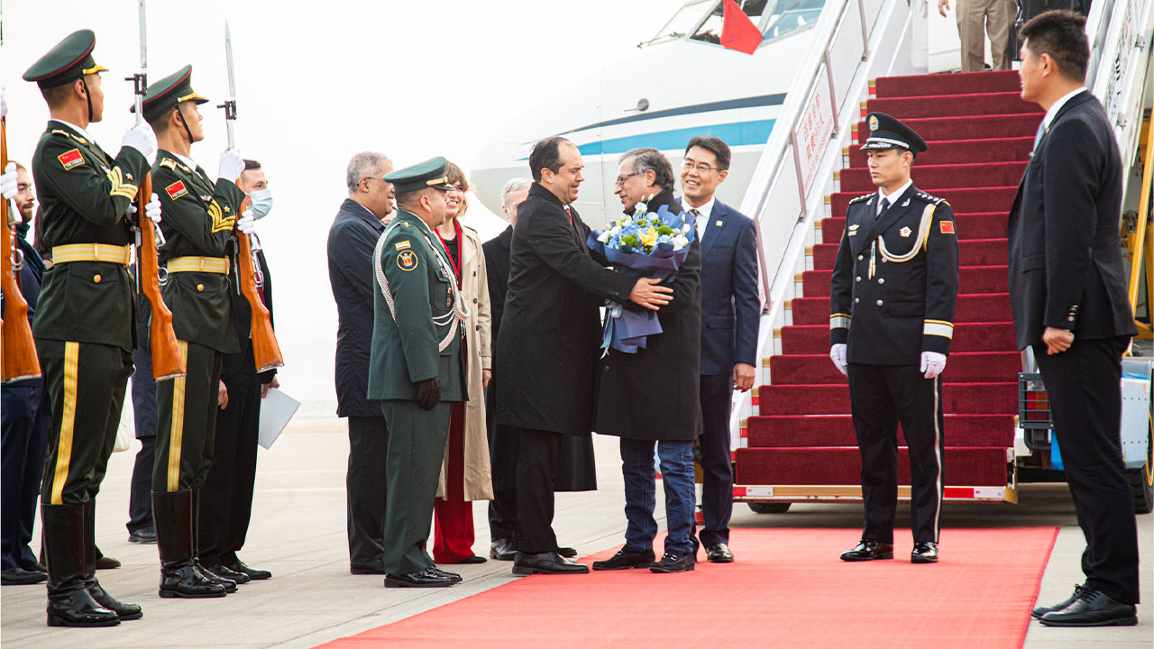 “Relanzar red férrea nacional”, objetivo de visita de Petro en China