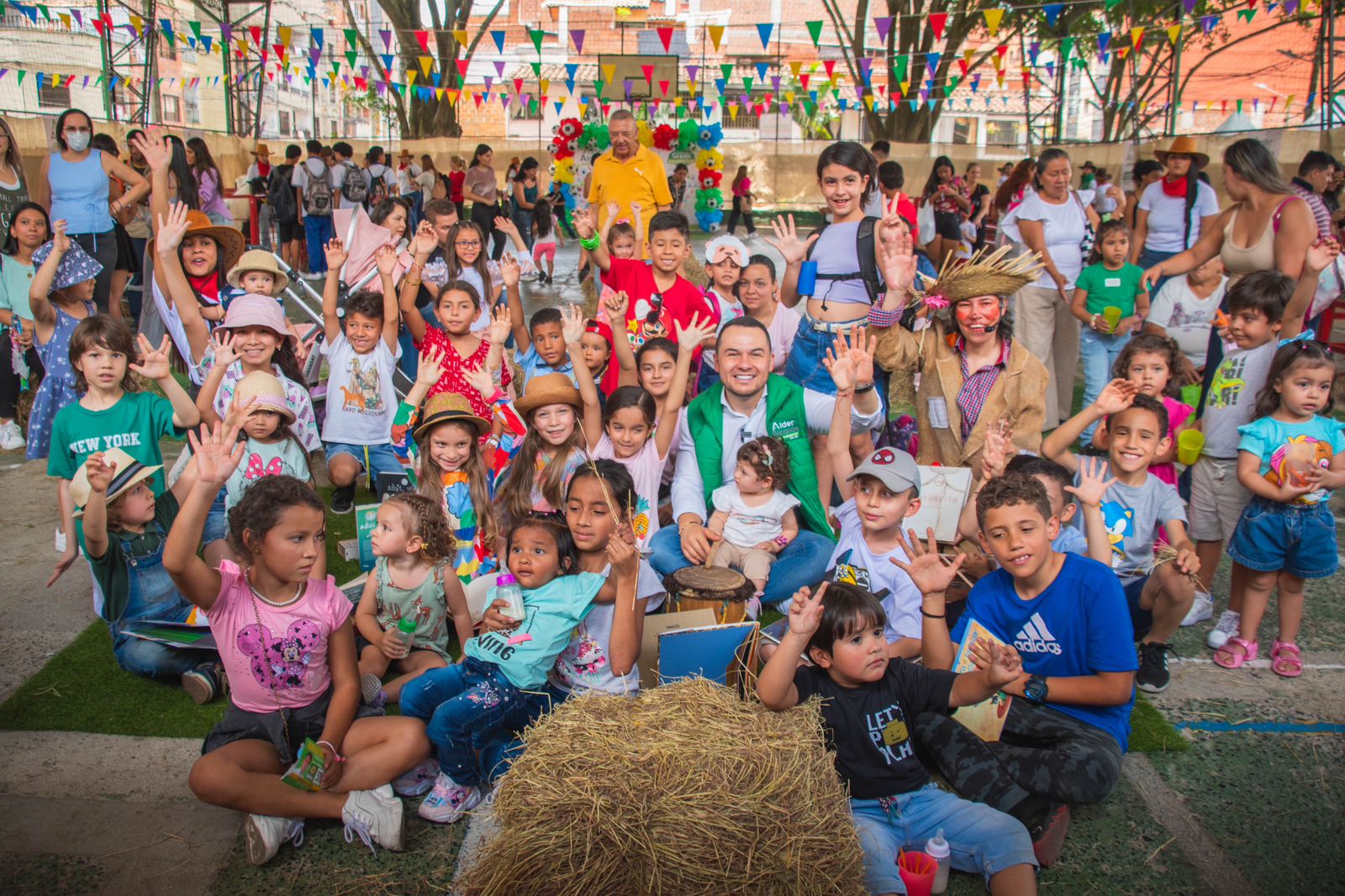 Más de 5.000 niños y niñas disfrutaron de ‘Una Granja al Siguiente Nivel’ organizada por Alder Cruz en Sabaneta 2 WhatsApp Image 2023 10 10 at 10.30.48 1