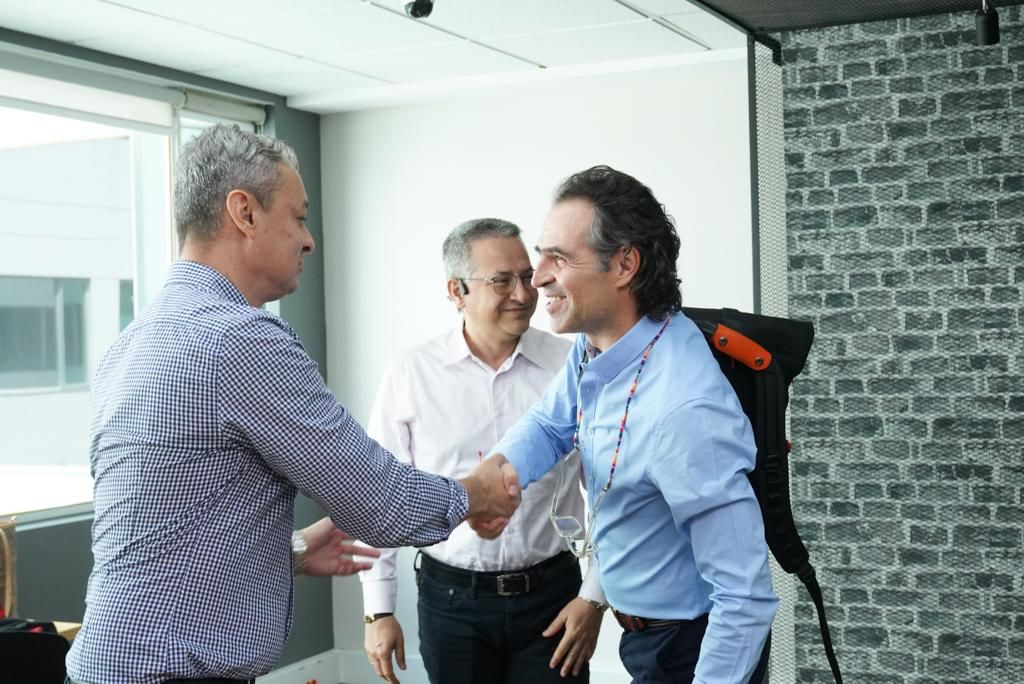 “Medellín le apostará a la formación de jóvenes en la media técnica y a la inserción laboral”, Fico Gutiérrez