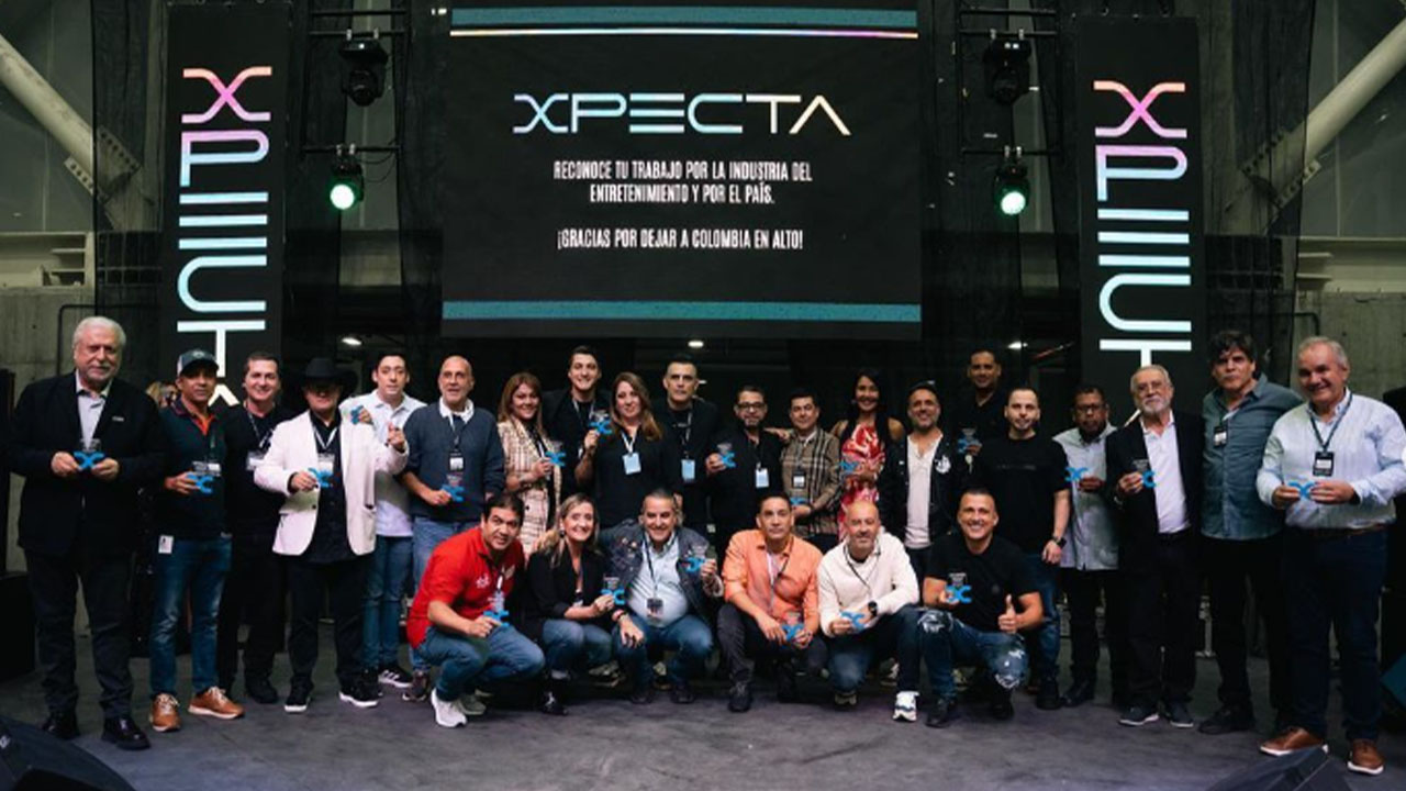 Xpecta homenajeó a forjadores del entretenimiento en Medellín