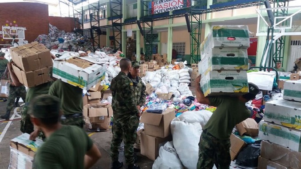 Petro va a mandar un avión con ayuda humanitaria para Palestina
