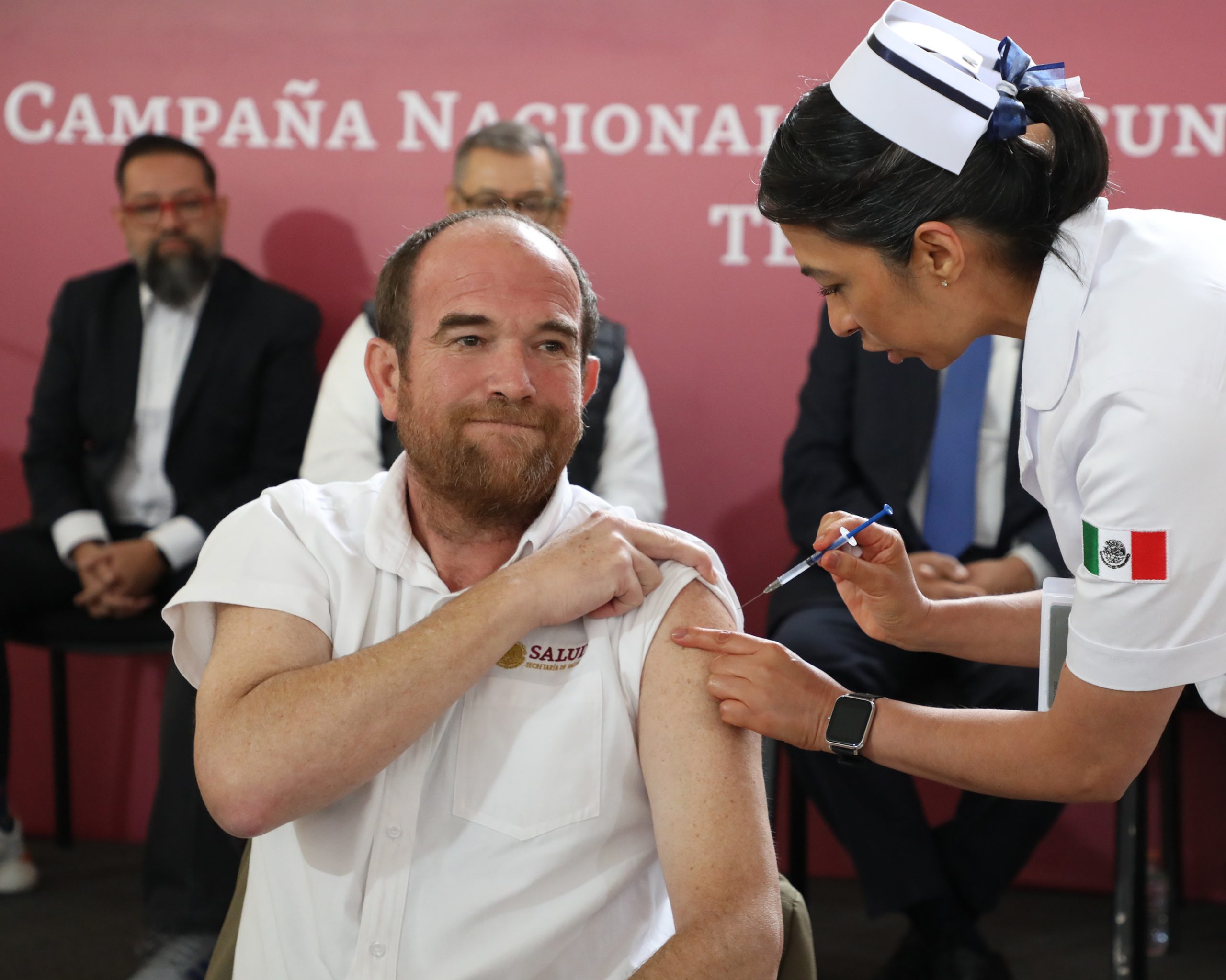 México arranca la campaña nacional de vacunación contra la influenza y covid-19