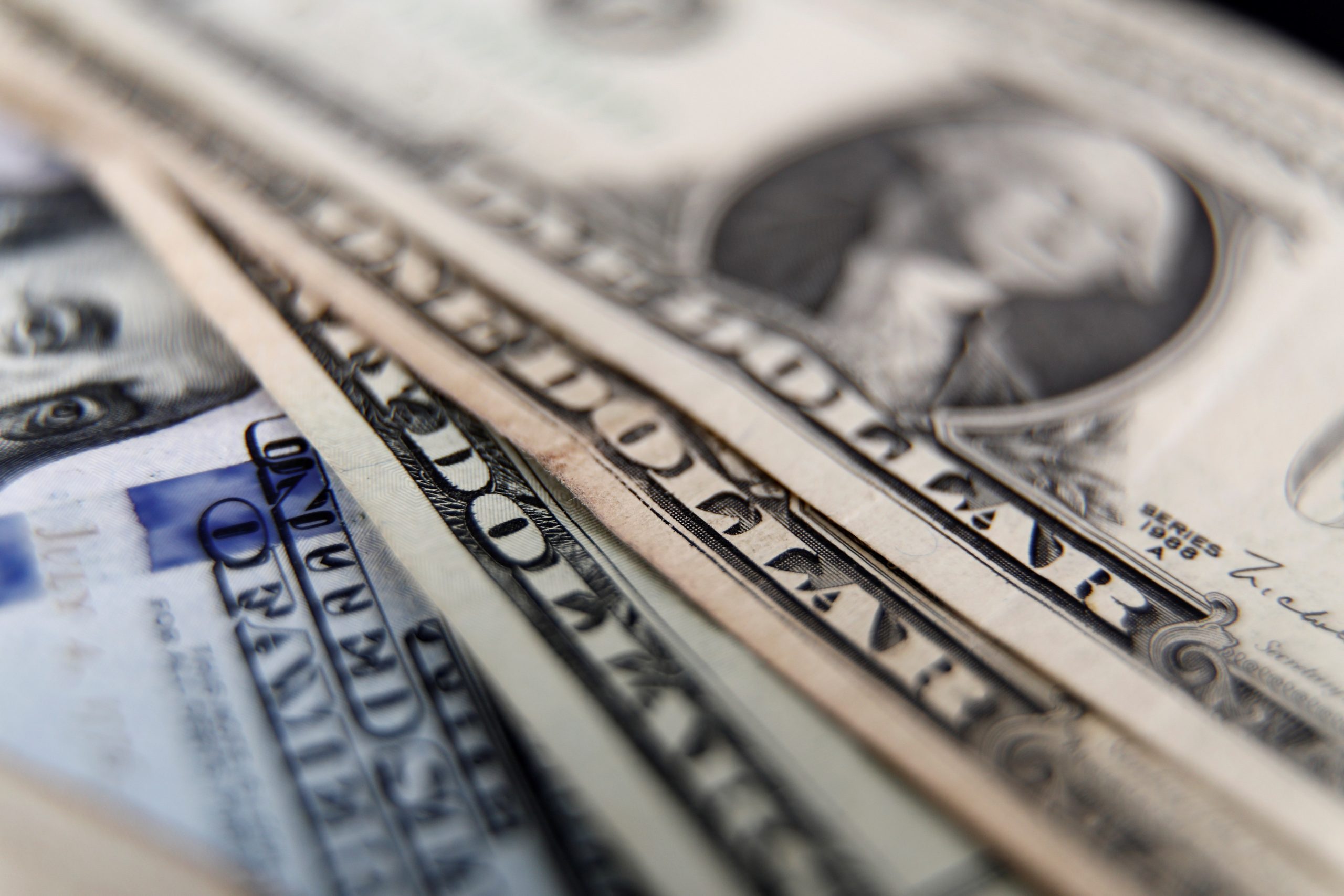 El Banco de la República anticipa dólar caro para Semana Santa