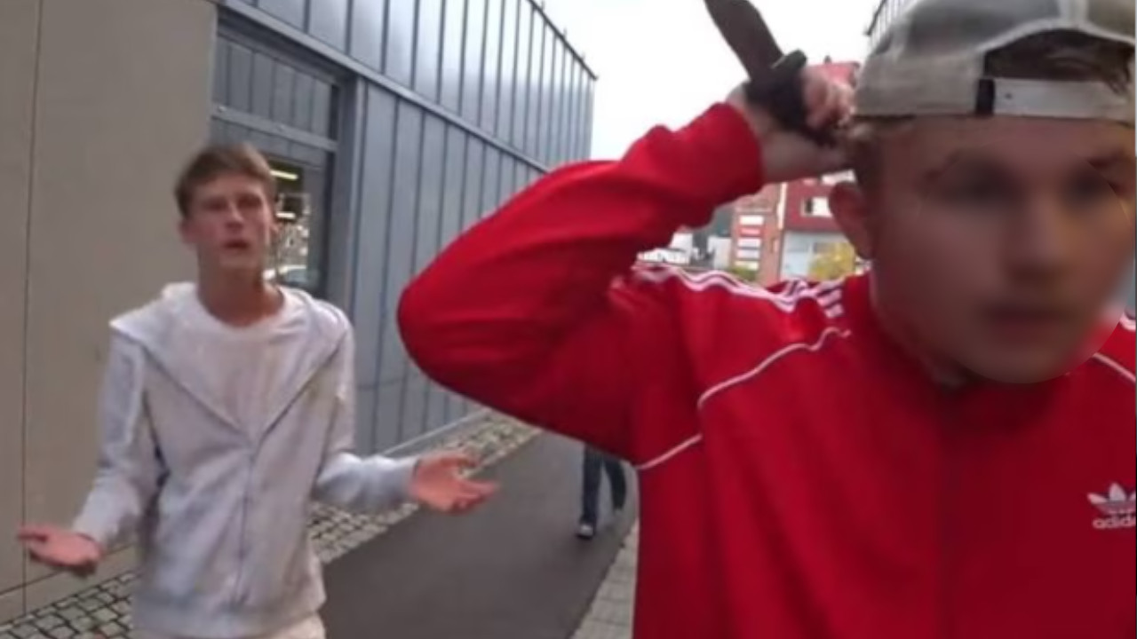 VIDEO. ‘Qué miedo’: A punta de navaja atacaron a un 'streamer en plano envivo