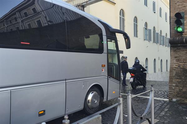 El papa participa en la reunión con los obispos españoles en el Vaticano