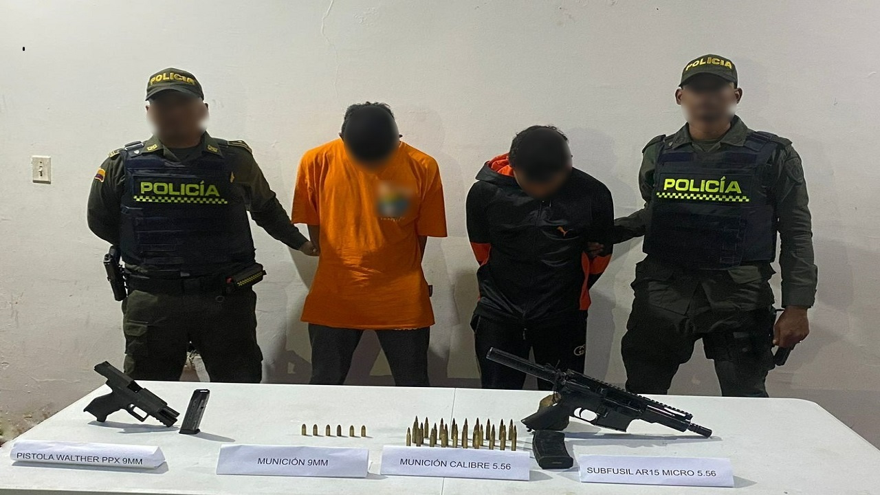 Editar con Elementor La Policía Nacional realizaron la captura en flagrancia de 02 hombres de 21 y 22 años por el delito de fabricación, tráfico y porte de armas de fuego,