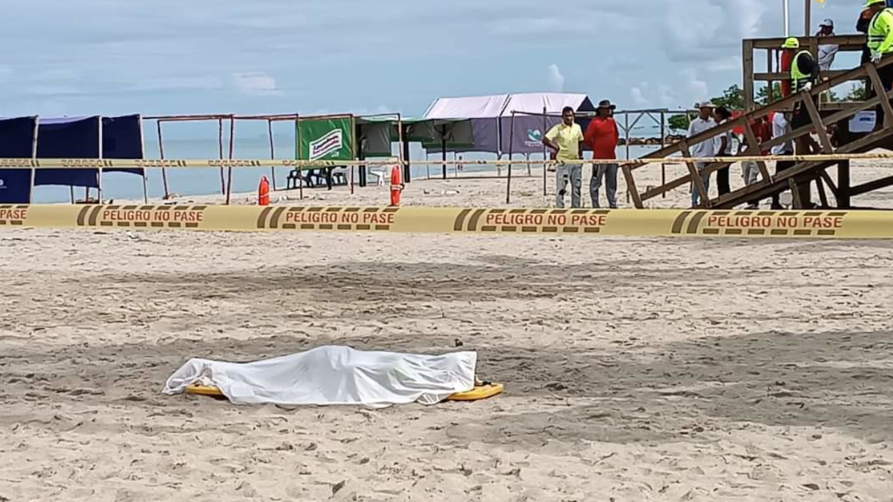 encuentran los cuerpos sin vida de los tres menores flotando en el mar de Coveñas