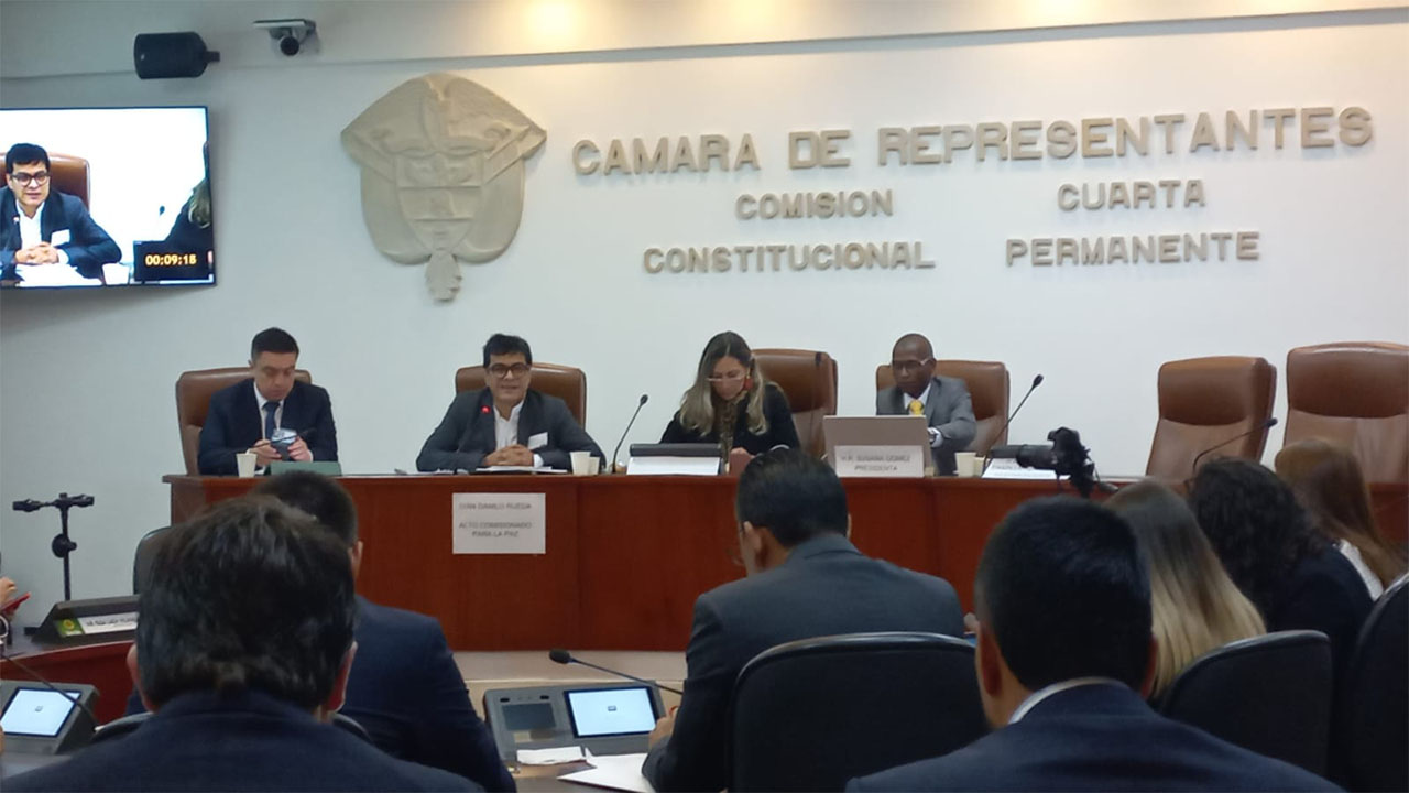 VIDEO. Señor Comisionado, usted no está cumpliendo su trabajo: Representante Juvinao