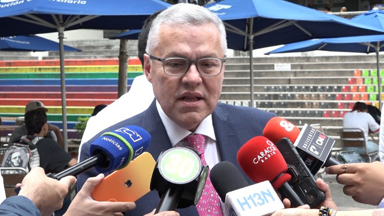 Ministro de Justicia Néstor Osuna