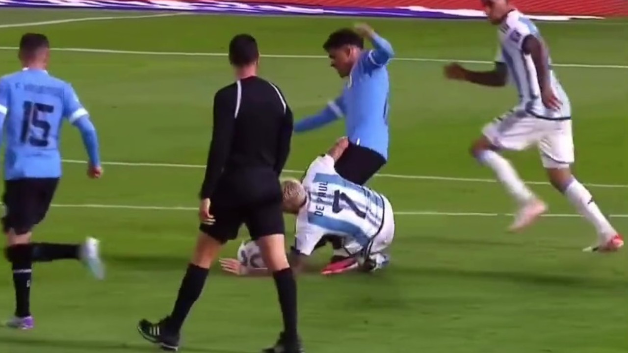 Wilmar Roldán criticado en el juego Uruguay vs Argentina