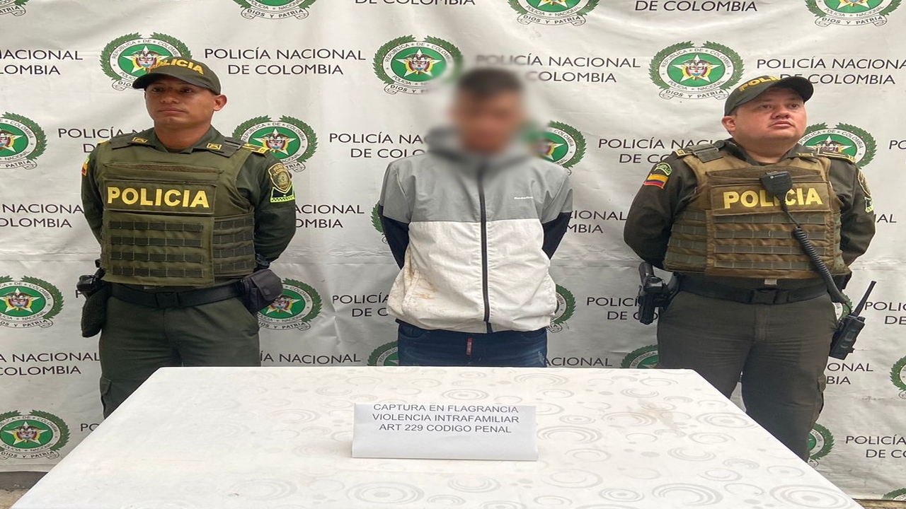 Agarraron a dos hombre agrediendo físicamente a sus familiares