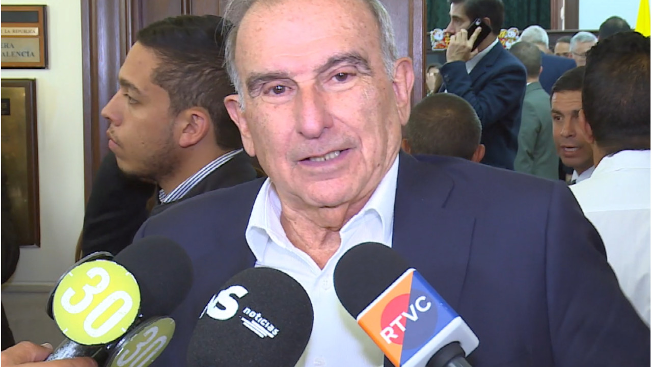 Senador De la Calle pide crear comisión de expertos en Salud