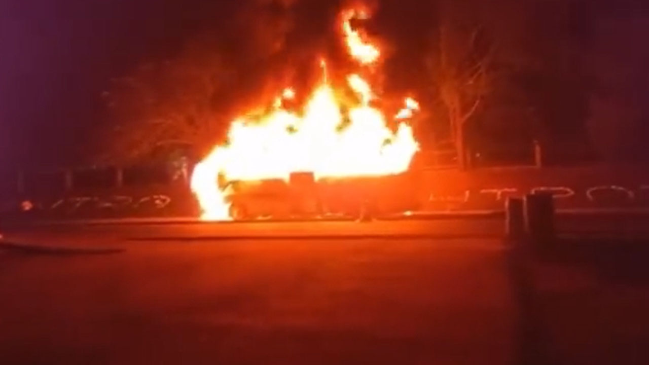Un bus de servicio publico fue incinerado en la ruta Yopal-Bogotá