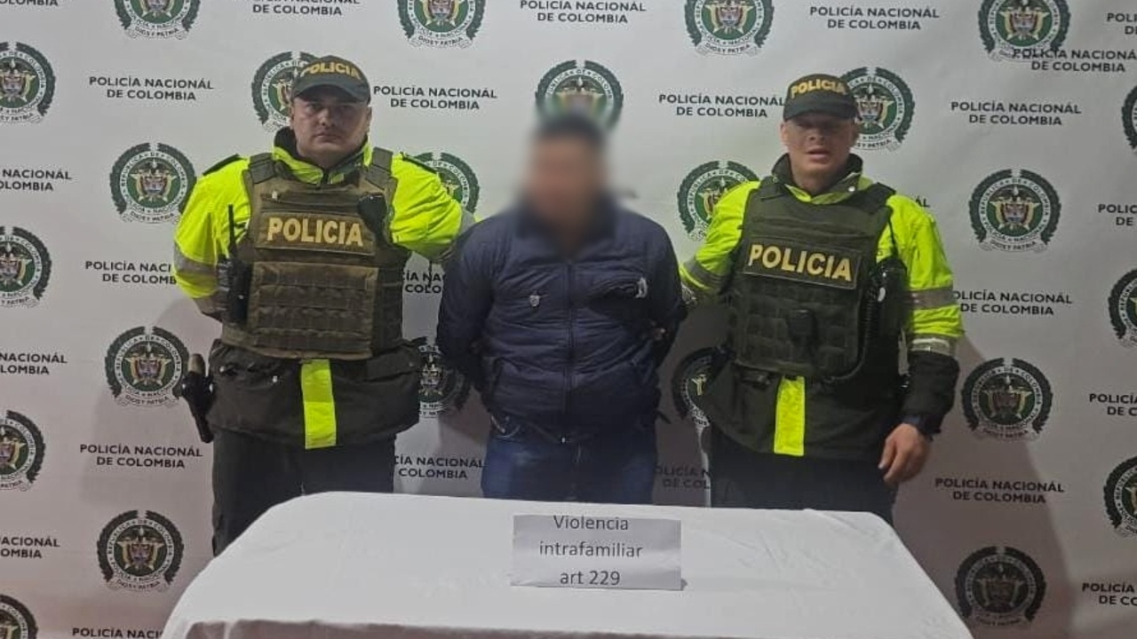 Agarraron a dos hombre agrediendo físicamente a sus familiares