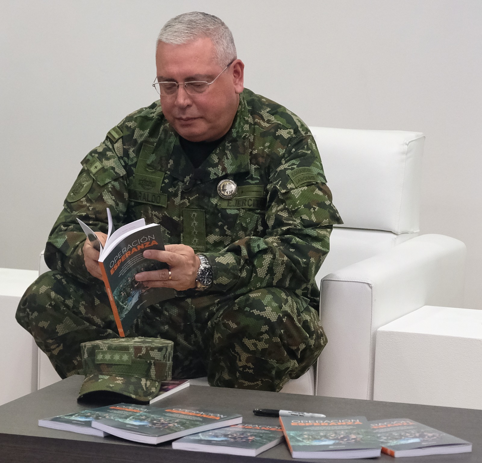 Hoy salió el libro ‘Operación Esperanza’, sobre rescate de niños en la selva del Guaviare