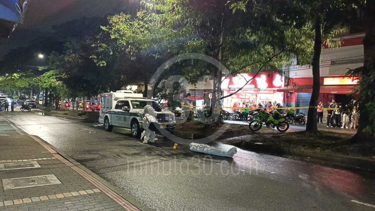 FOTOS Y VIDEO. Una mujer herida y un muerto en ataque sicarial en Belén San Bernardo en Medellín