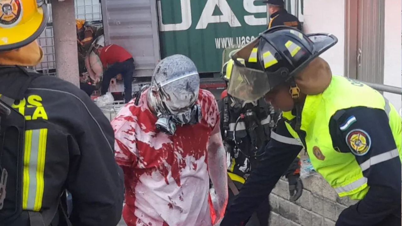 En La Estrella emergencia por material peligroso