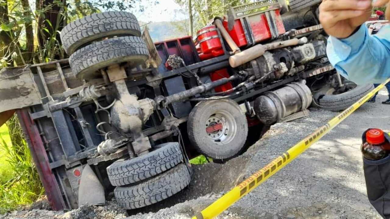 FOTOS de un grave accidente en el sector minas de Amagá con persona fallecida