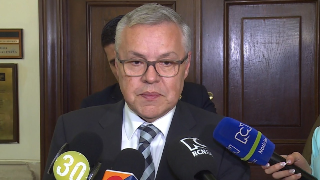 Polémica respuesta de MinJusticia a periodista por medida de consumo de drogas en parques