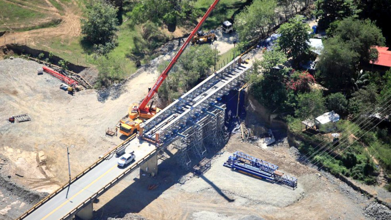 FOTOS. Así va la construcción del puente militar sobre el río Tonusco en Santa Fe de Antioquia
