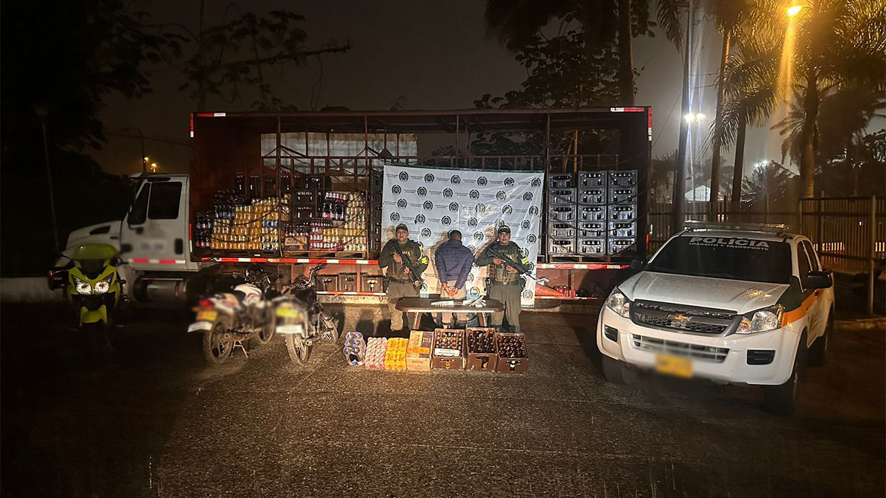 Camión de cerveza en vía Buenaventura-Buga fue recuperado