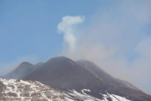 El Etna vuelve a activarse tras 250 “minierupciones” en los últimos diez días